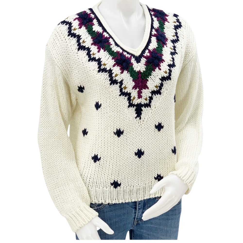 Vintage V-Neck Sweater Creamy White with Floral Detail Knitted by Hand,Currants - Picture 3 of 16